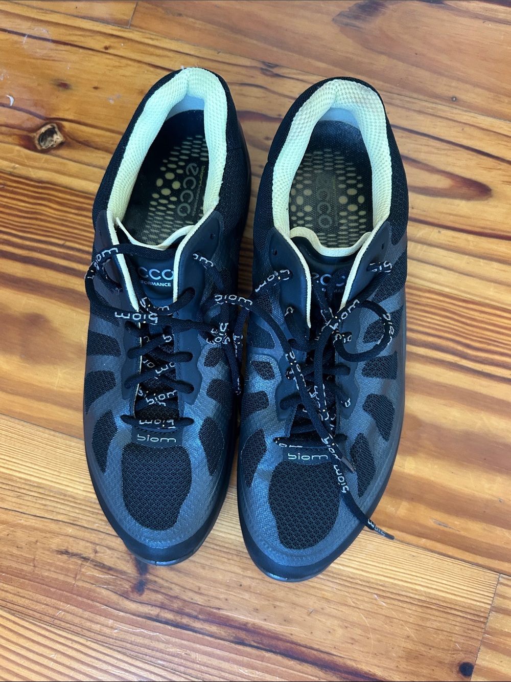 Ecco Women’s Black and Cream Athletic Sneakers, brand new